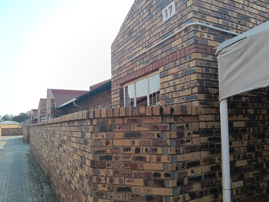 To Let 3 Bedroom Property for Rent in Hospitaalpark Free State